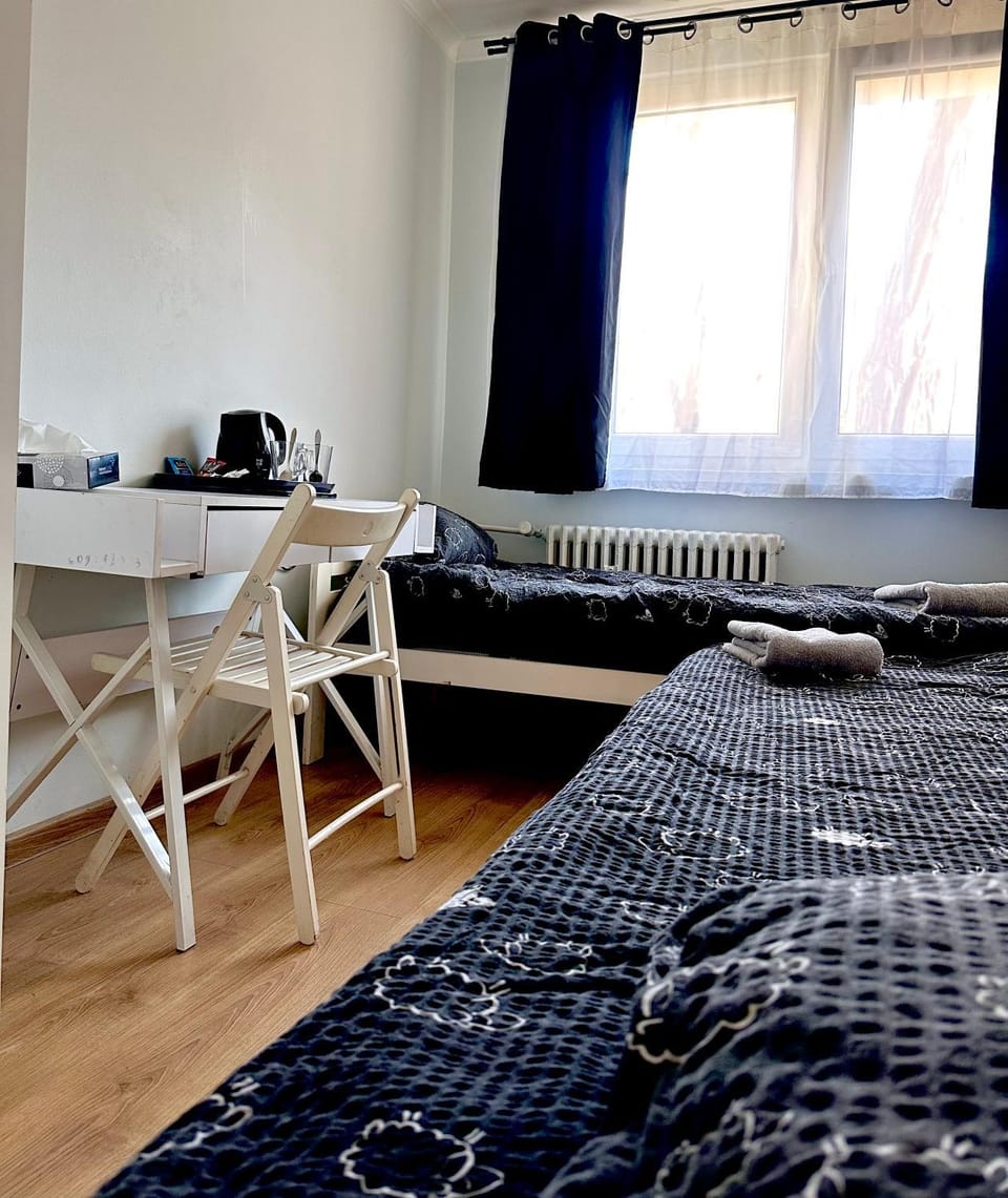 Pokoje obok uczelni Collegium Witelona Hostel in Lower Silesian Voivodeship