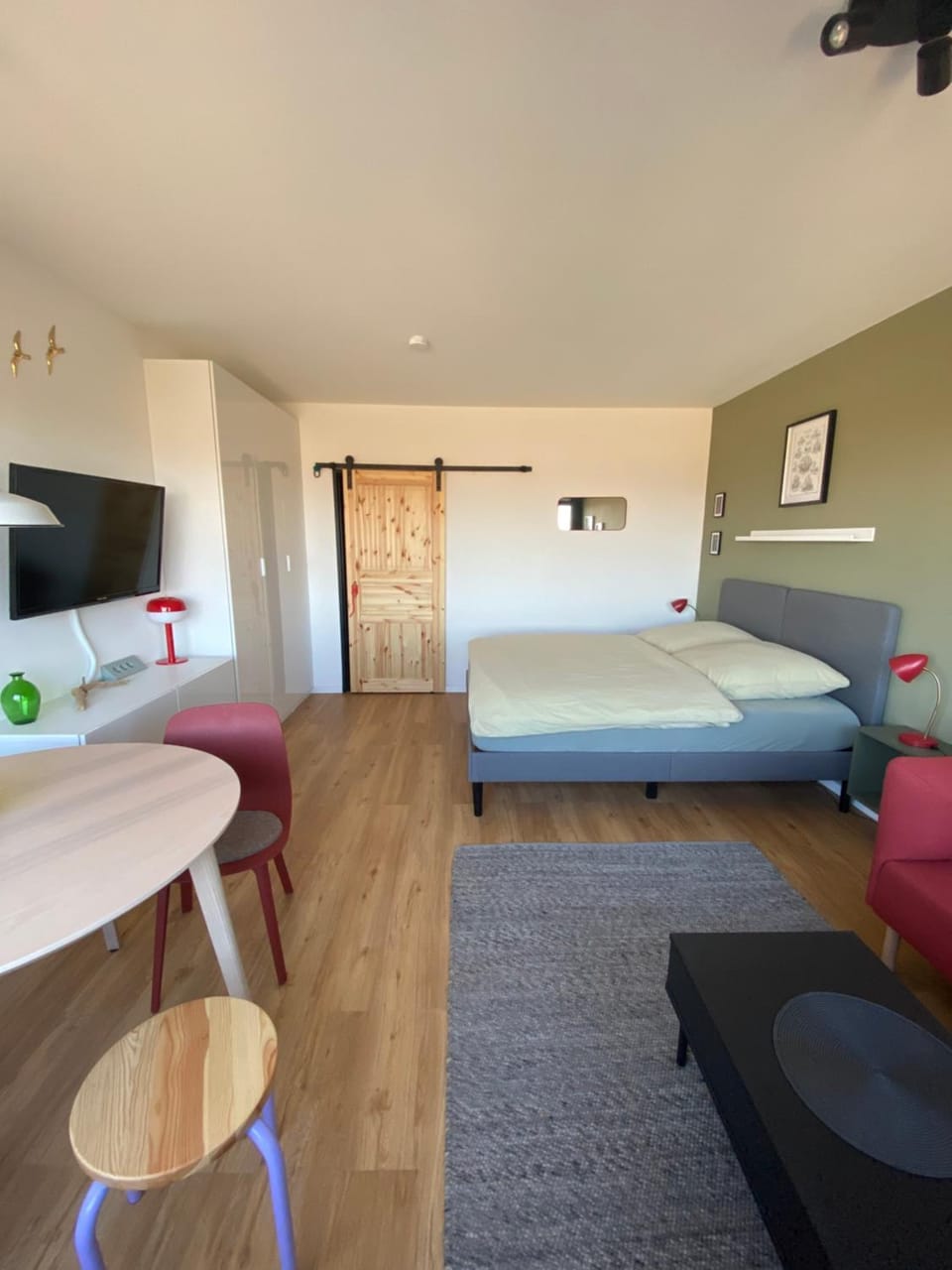Photo of the whole room