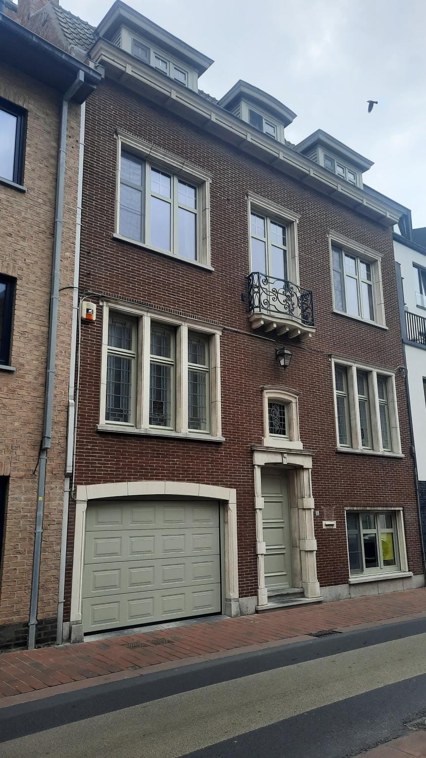 Property building, Neighbourhood, Street view