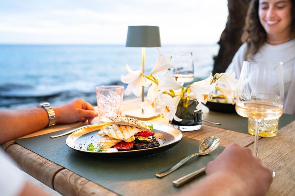 Restaurant/places to eat, Food and drinks, Dining area, Food, Breakfast, Lunch, Dinner, Drinks, Sunset