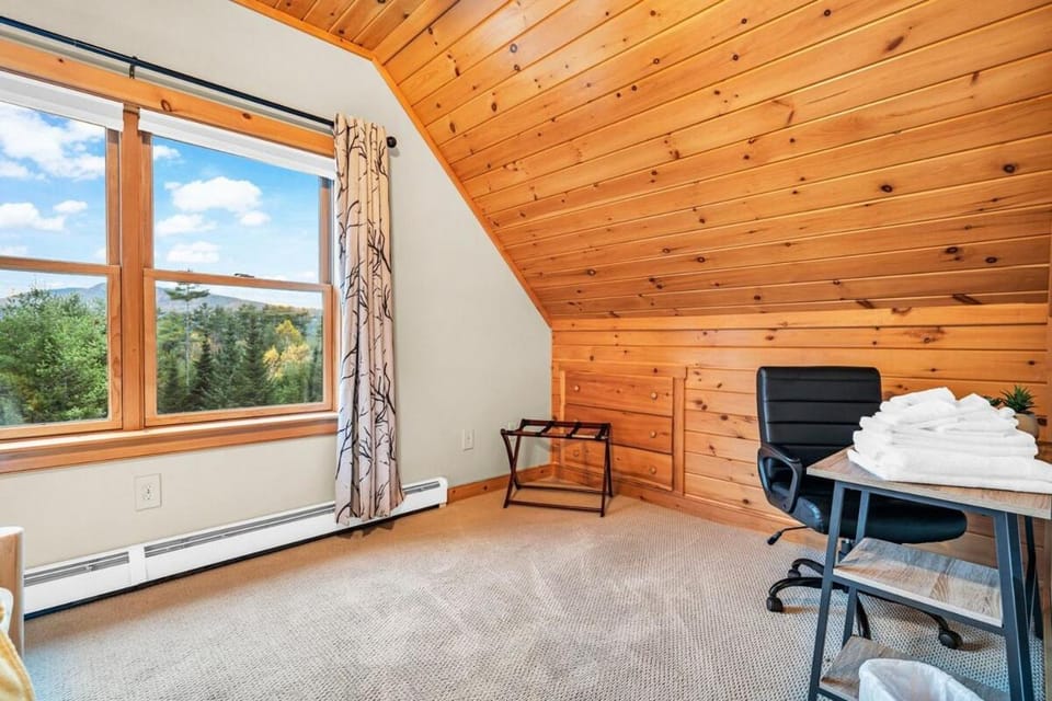 Private Chalet with Fireplace Hottub and Game Room Chalet in Newry