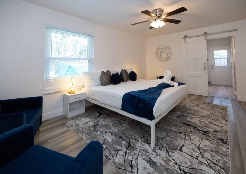 Relaxation Villa Private Heated Pool Sauna House in Royal Palm Beach