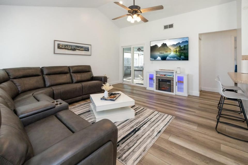 Relaxation Villa Private Heated Pool Sauna House in Royal Palm Beach