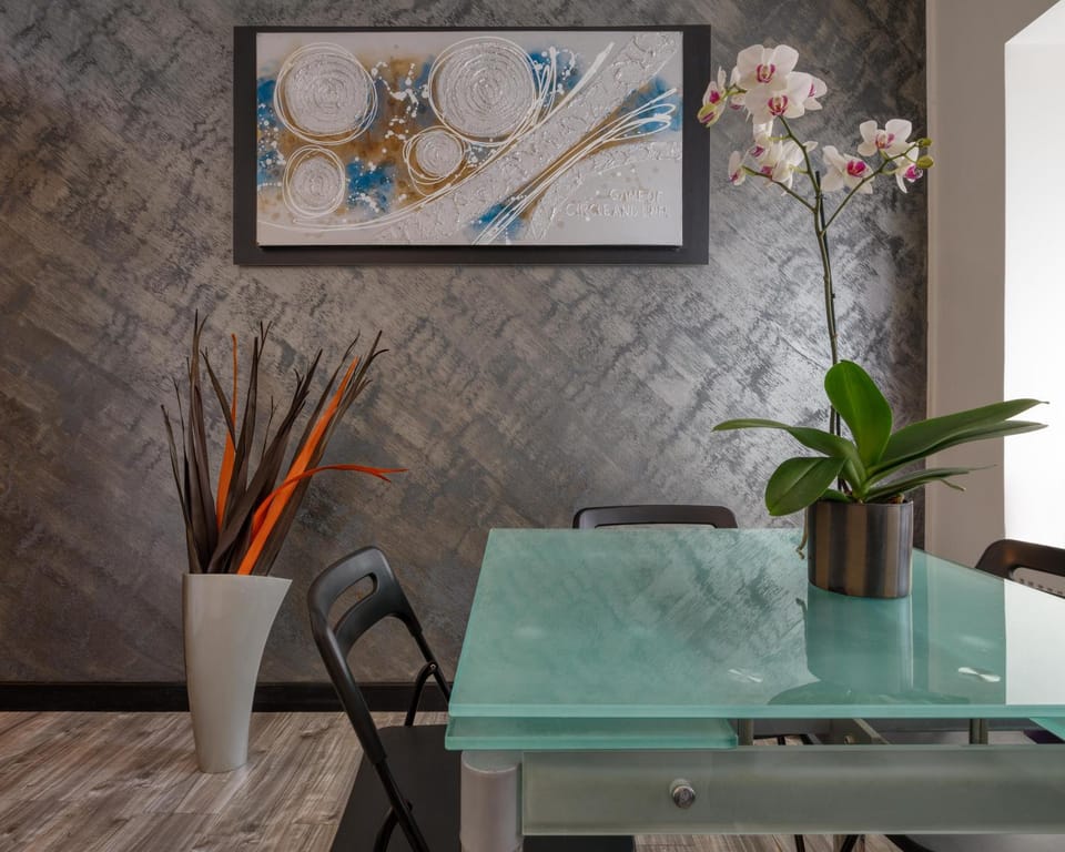 Dining area, hair dresser