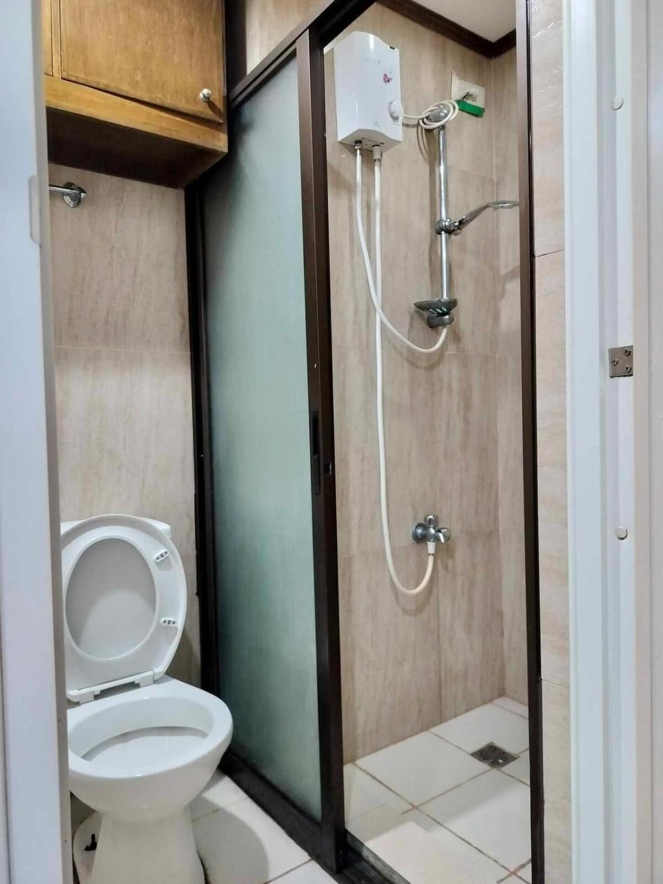 Shower, Toilet, Bathroom