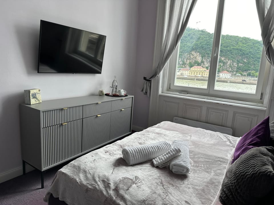 TV and multimedia, towels
