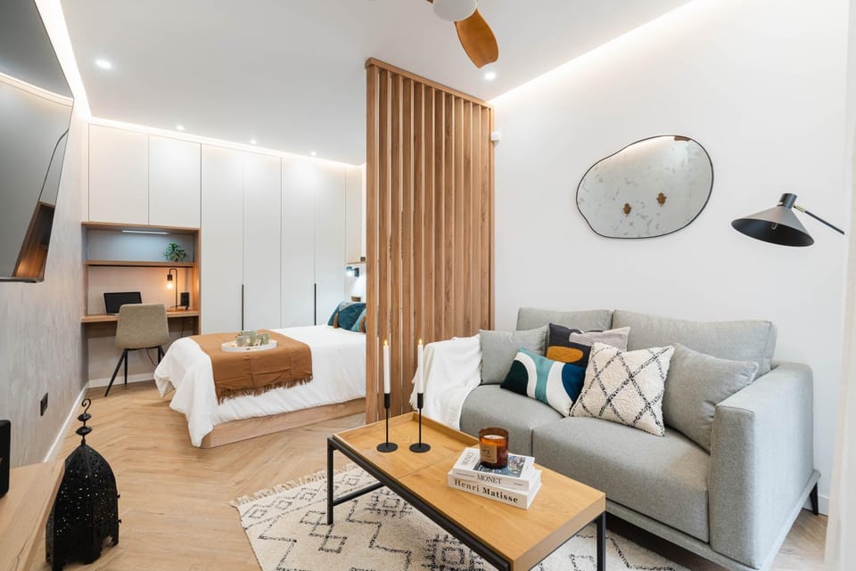 Communal lounge/ TV room