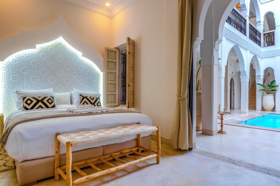 Bedroom, Swimming pool