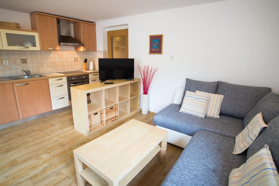 Kitchen or kitchenette, Living room, Seating area