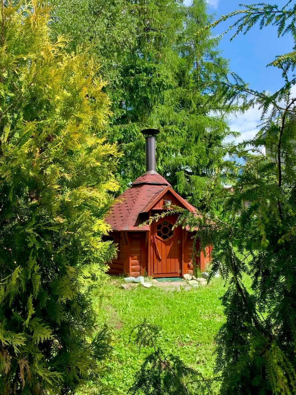 Property building, BBQ facilities, Garden