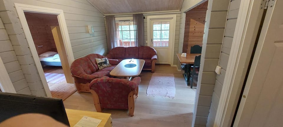 timber cabin Eresfjord med båt til leie Cabin in Trondelag