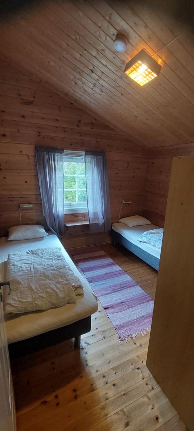 timber cabin Eresfjord med båt til leie Cabin in Trondelag