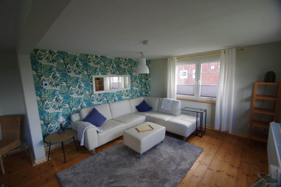 Living room, Photo of the whole room, Seating area