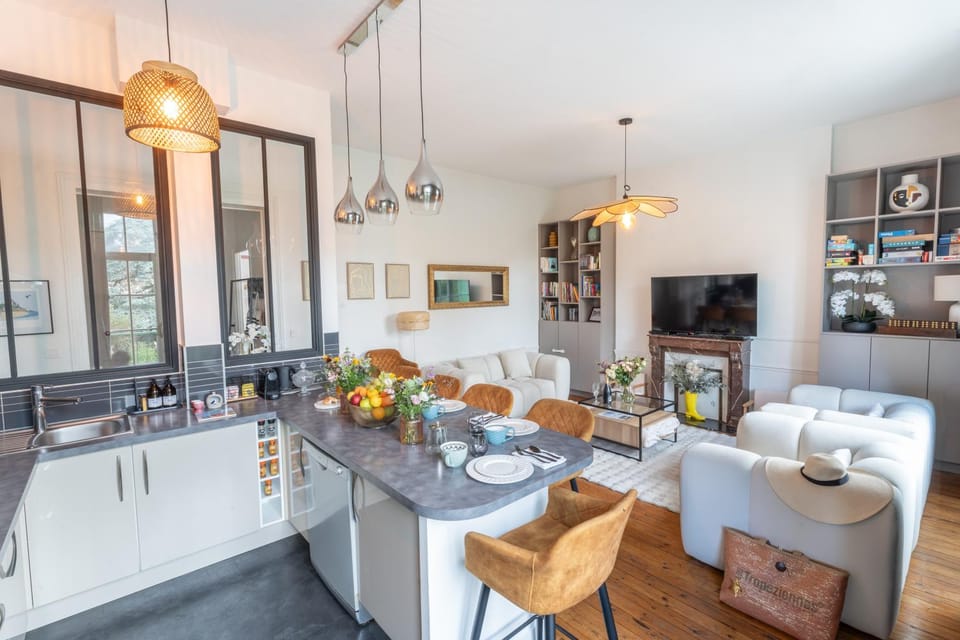 TV and multimedia, Kitchen or kitchenette, Living room