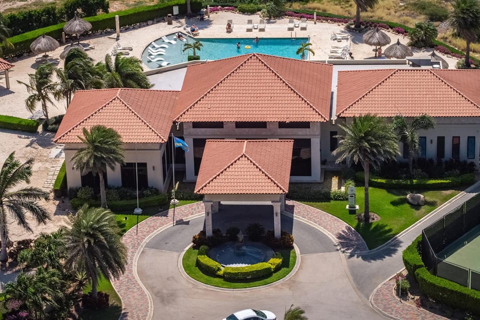 Property building, Restaurant/places to eat, Swimming pool
