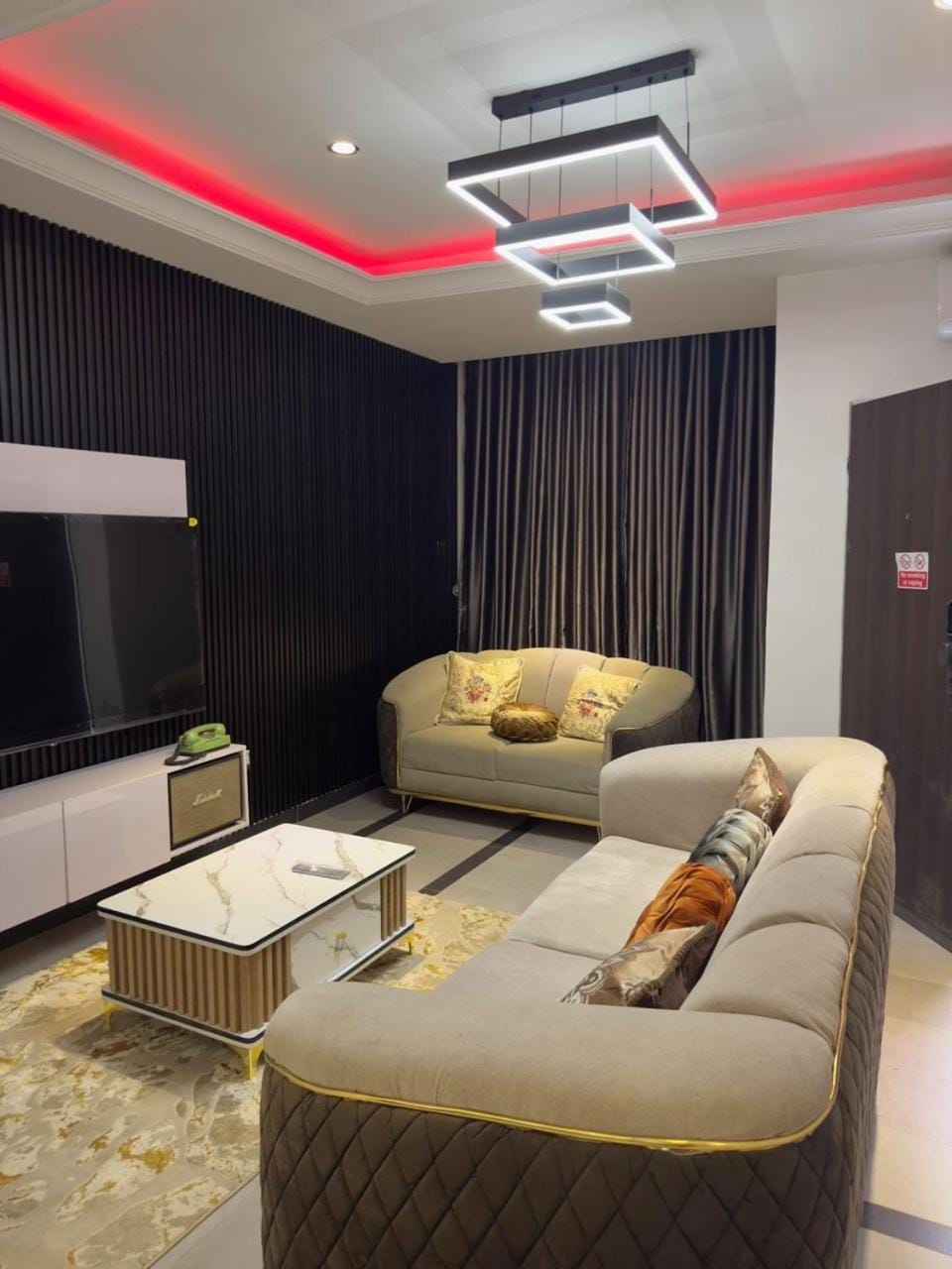 Living room, Seating area