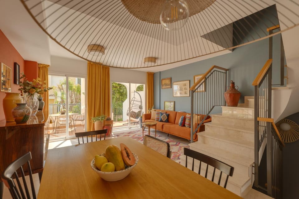 Living room, Seating area, Dining area