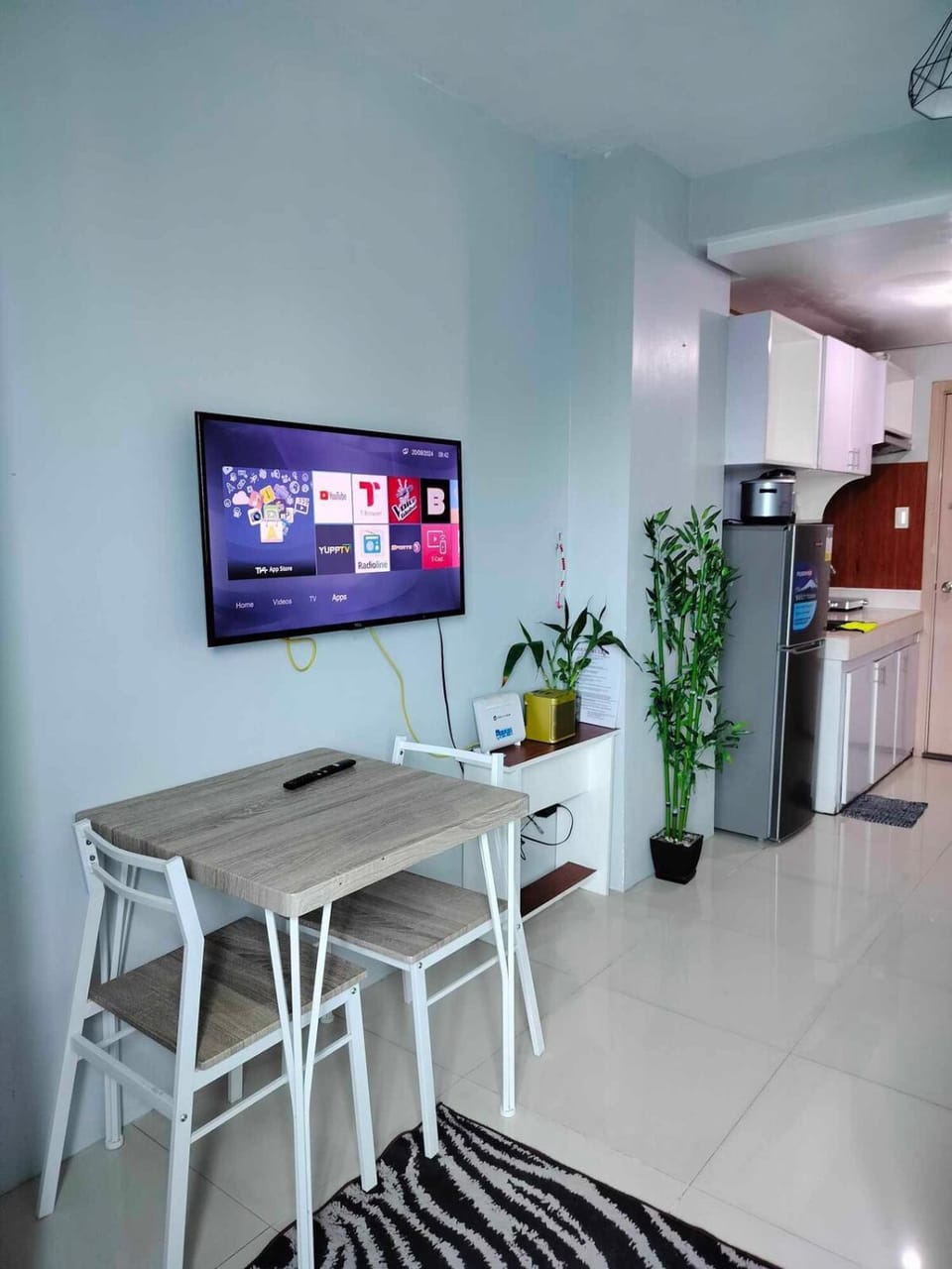 TV and multimedia, Kitchen or kitchenette, Dining area