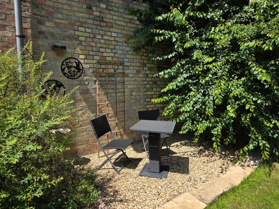 Garden, Seating area