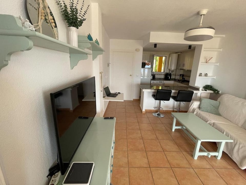 Communal lounge/ TV room, TV and multimedia, Kitchen or kitchenette, Living room, Seating area