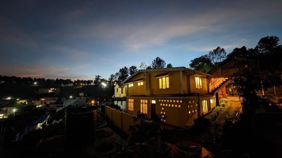 Yellow House Kotagiri House in Tamil Nadu