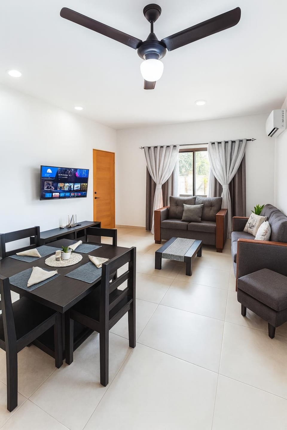 Living room, Diving