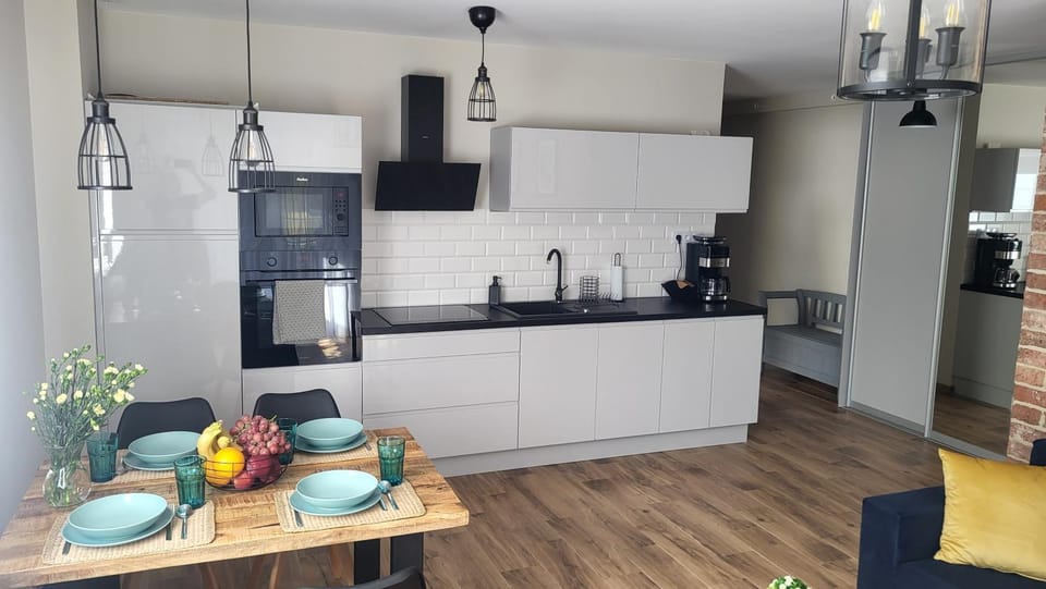 Coffee/tea facilities, Kitchen or kitchenette, dishwasher, oven