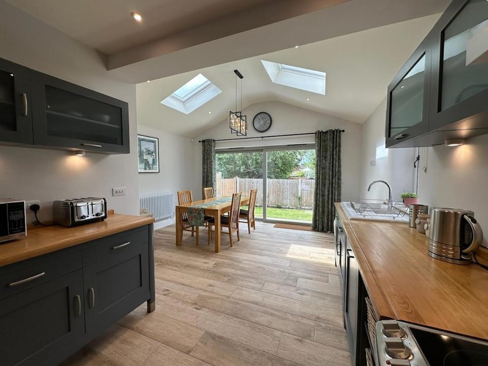 Kitchen or kitchenette, Dining area, toaster