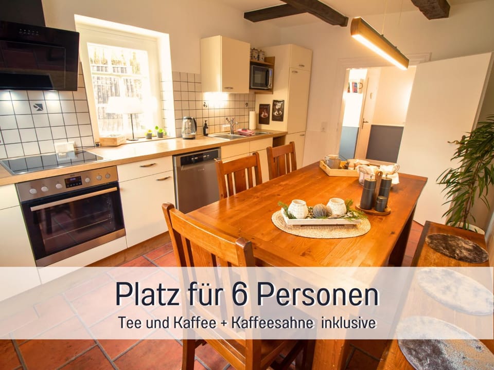 Coffee/tea facilities, Dining area, dishwasher, microwave, stove, toaster, towels, kitchen