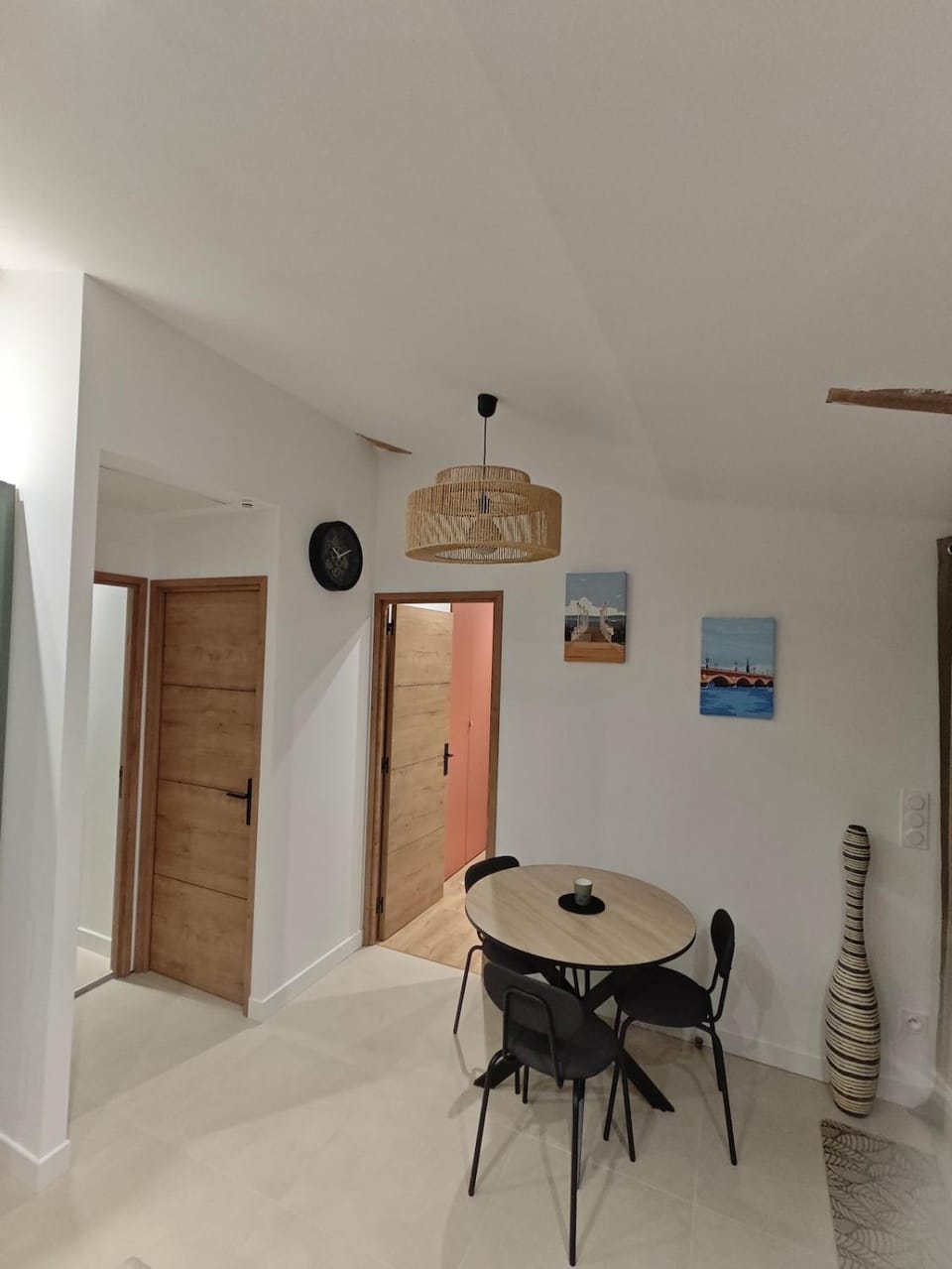 Seating area, Dining area