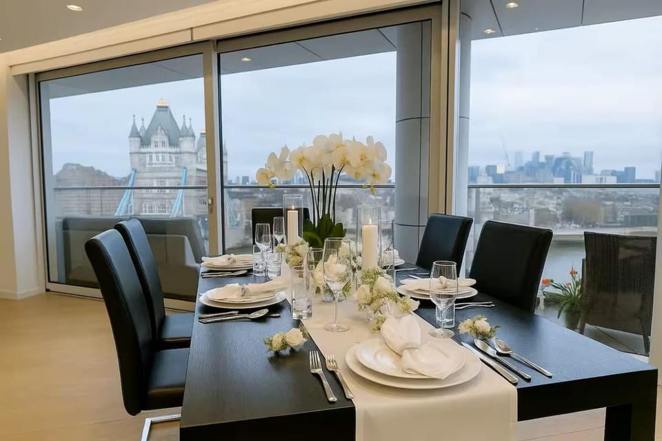 Stunning Penthouse Direct Views Of Tower Bridge, Shard and London Riverside Sleeps 8 Apartment in London Borough of Southwark
