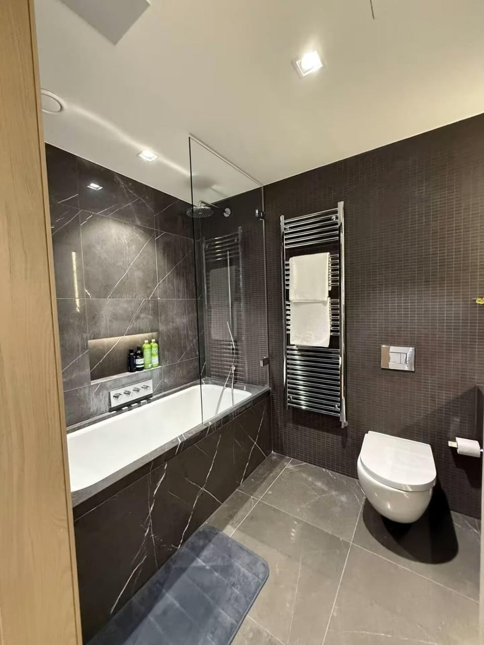 Stunning Penthouse Direct Views Of Tower Bridge, Shard and London Riverside Sleeps 8 Apartment in London Borough of Southwark