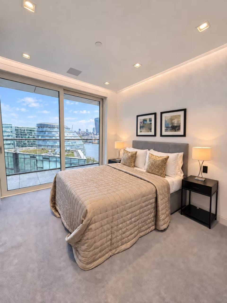 Stunning Penthouse Direct Views Of Tower Bridge, Shard and London Riverside Sleeps 8 Apartment in London Borough of Southwark