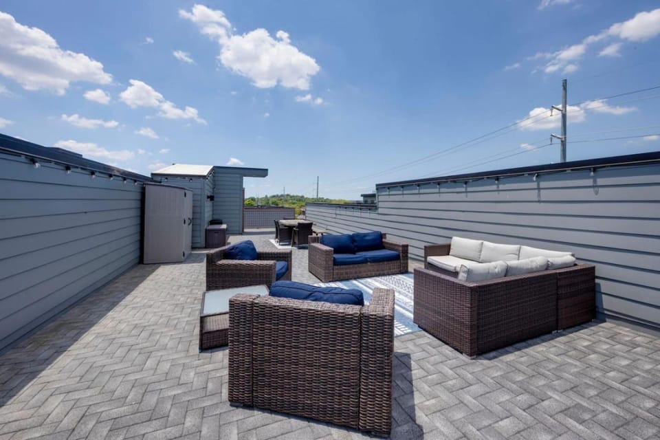 Nashvista Townhome Downtown Views 10 Comfy Beds House in Nashville