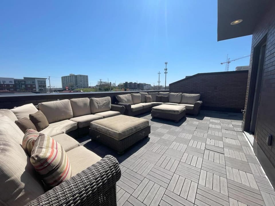 Gulch Getaway The Nash Nest Epic Rooftop House in Nashville