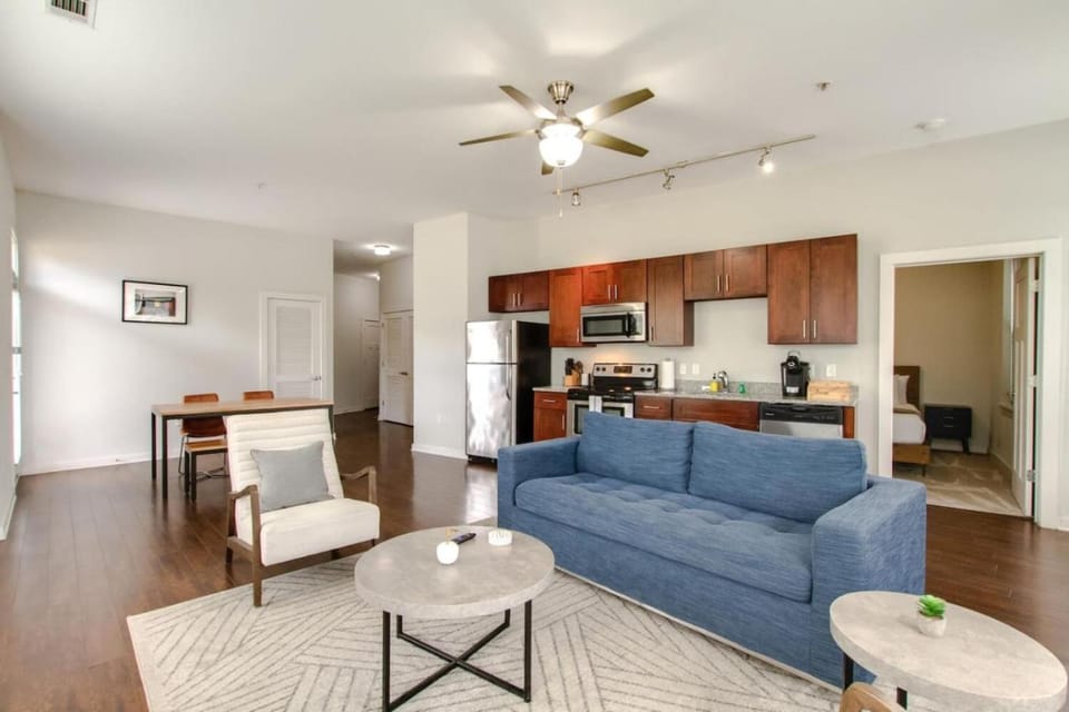 Contemporary Home Music Row Belmont Area Apartment in Nashville