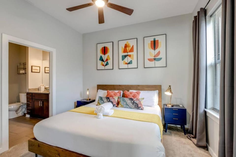Contemporary Home Music Row Belmont Area Apartment in Nashville