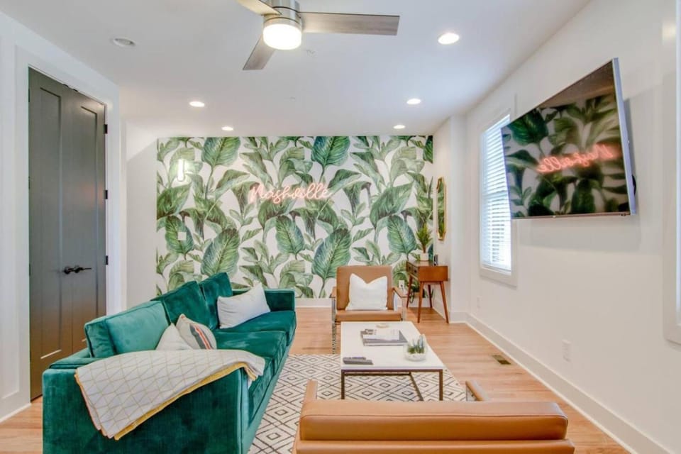 Luxury Super Home Ultra Comfort 12 Beds House in Nashville