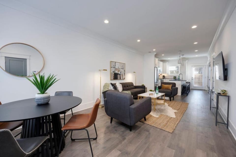Beautiful Townhomes 2 Units With Outdoor Patios House in Nashville