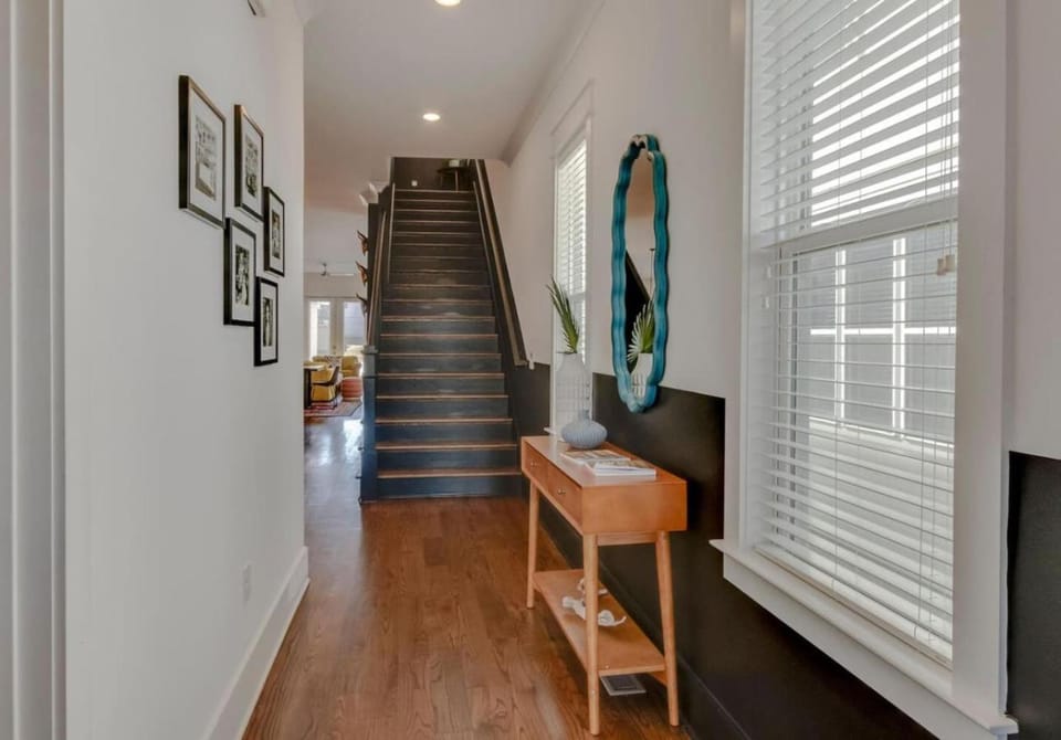 Spectacular Vibes - 5 Stars - Giant Covered Patio House in Nashville