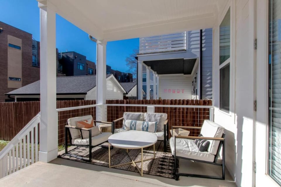 Spectacular Vibes - 5 Stars - Giant Covered Patio House in Nashville