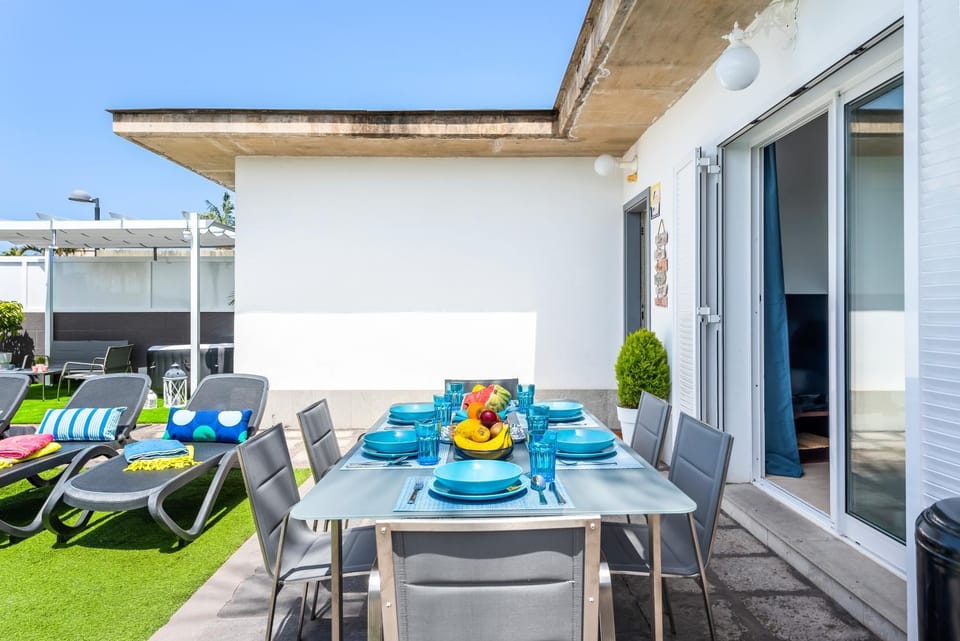 Luxury Holiday Home PISCINA PRIVADA CLIMATIZADA Teide Views, BBQ House in Puerto de la Cruz