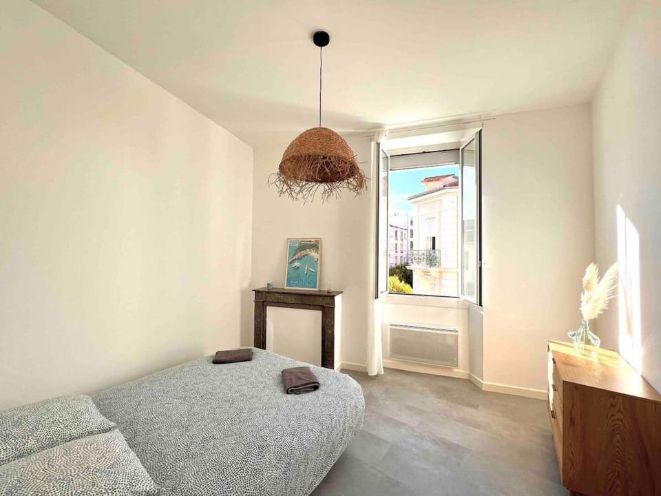 Appartement lumineux proche gare Apartment in Hyères