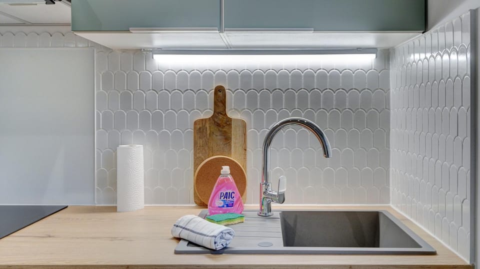 Kitchen or kitchenette, towels