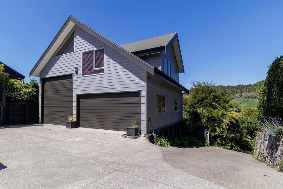 The Boat Shed - Lake Okareka House in Rotorua