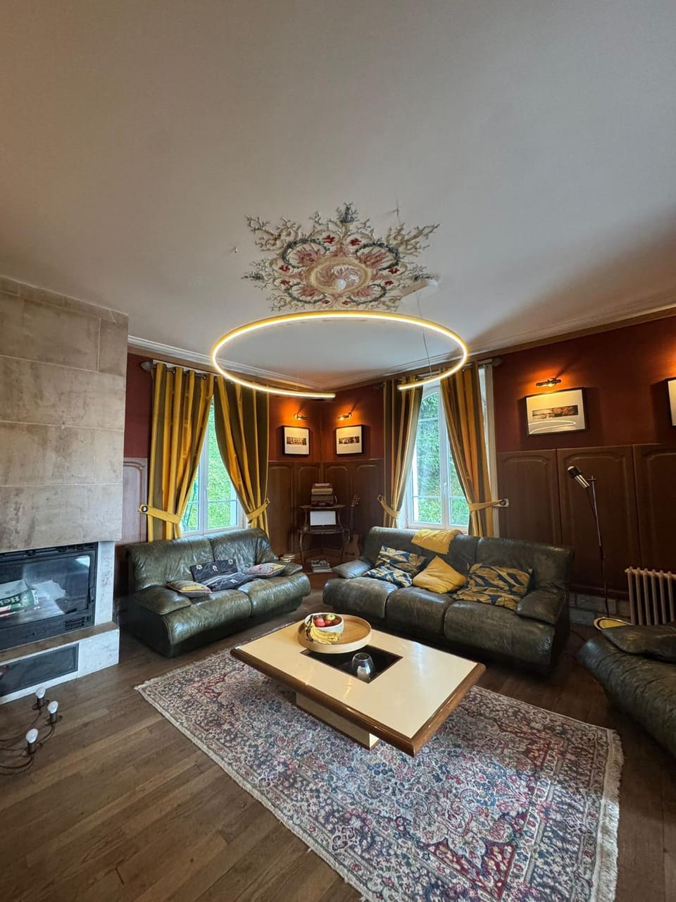 TV and multimedia, Living room, Evening entertainment