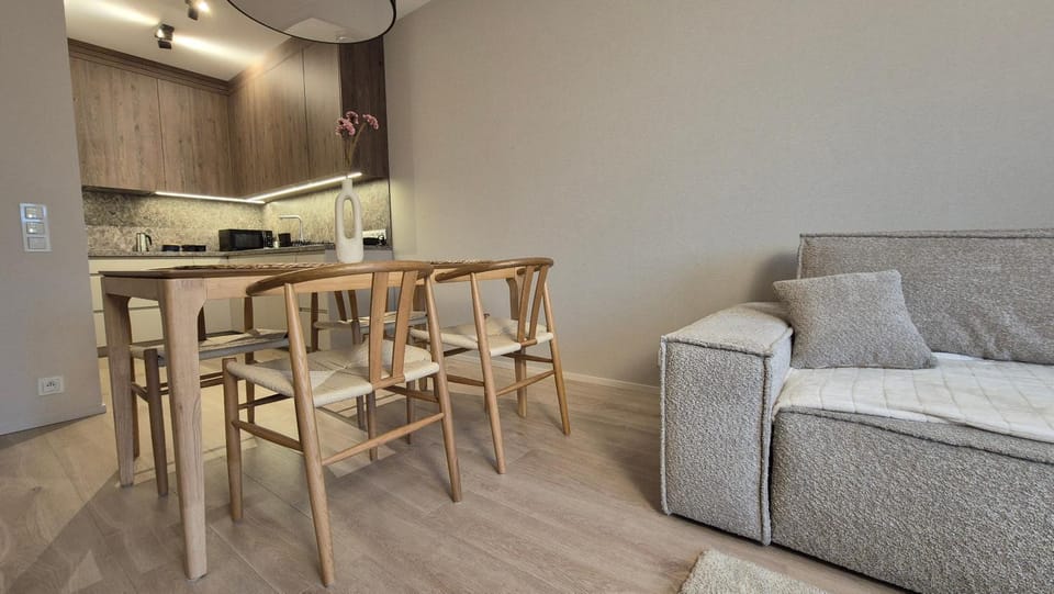 Luxurious Vanilla Apartment, self check-in 24h, free parking, air-conditioning Apartment in Poznan