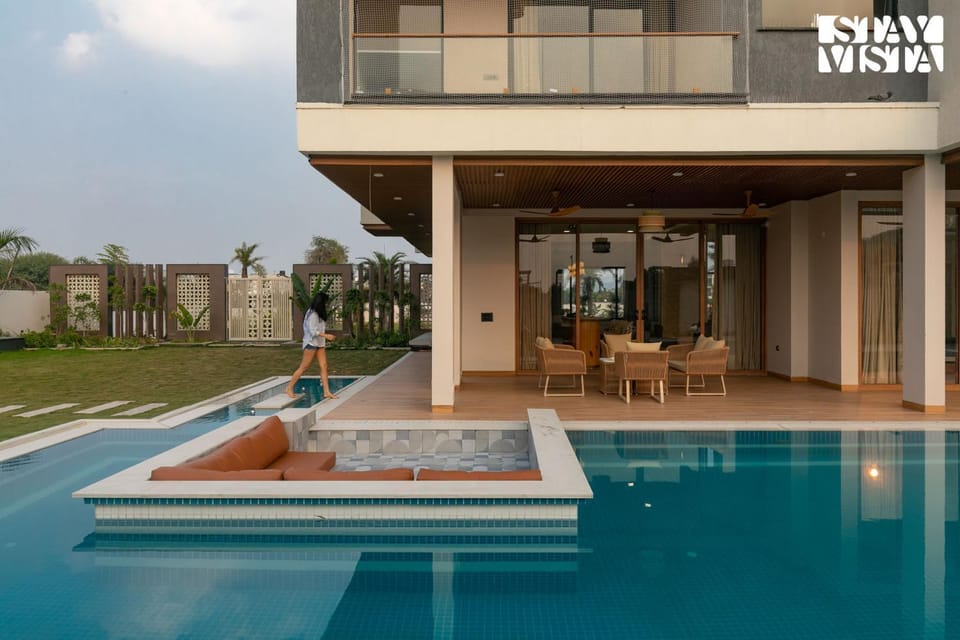 Pool view, Swimming pool