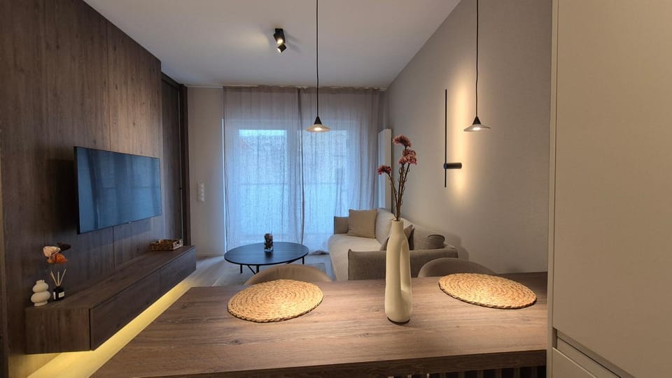 Luxurious Almond Apartment, self check-in 24h, free parking, air-conditioning Apartment in Poznan