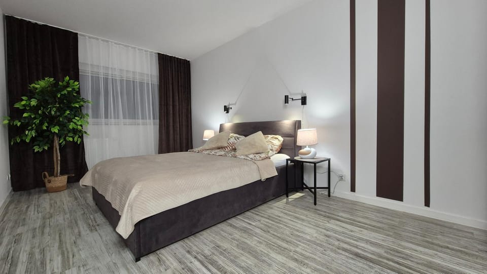 Garbary 100 White Apartment, free parking, self check-in 24h, air-conditioning Apartment in Poznan